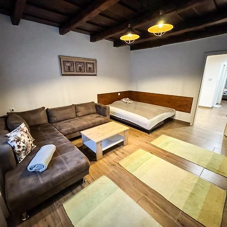 Győrújbarát Dreko Panzio & Borbisztro B&B 외부 사진