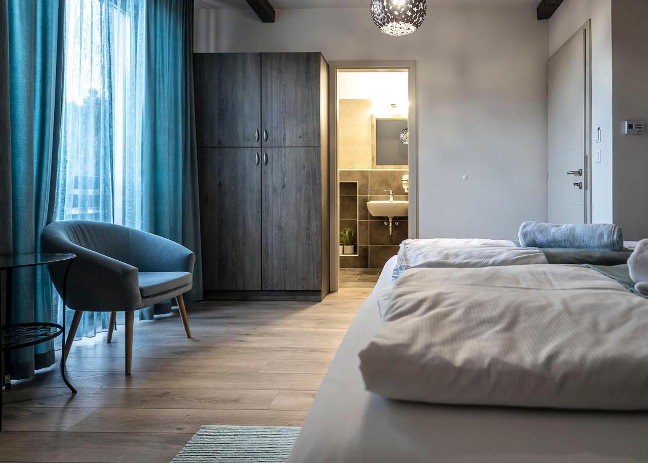 Győrújbarát Dreko Panzio & Borbisztro B&B 외부 사진