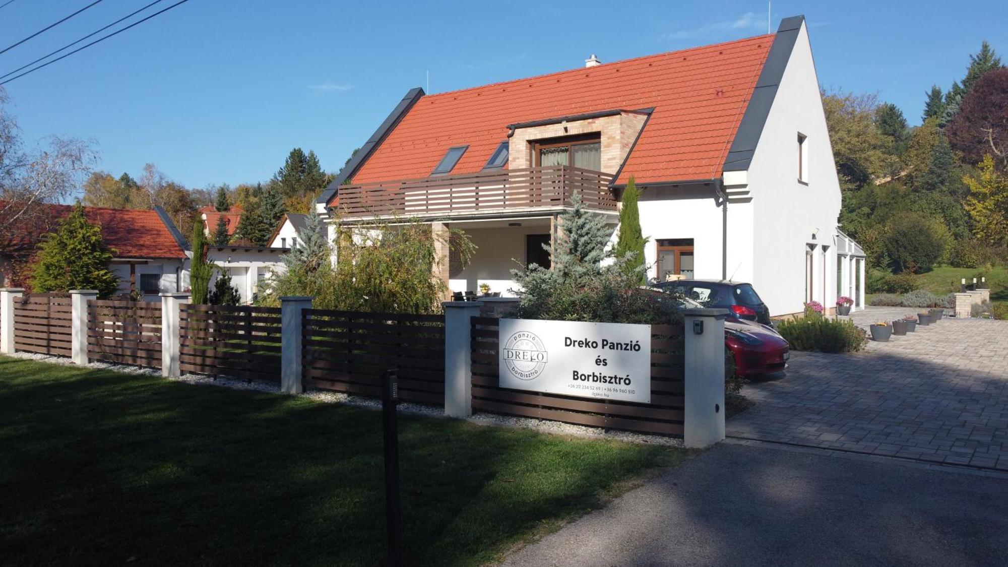 Győrújbarát Dreko Panzio & Borbisztro B&B 외부 사진