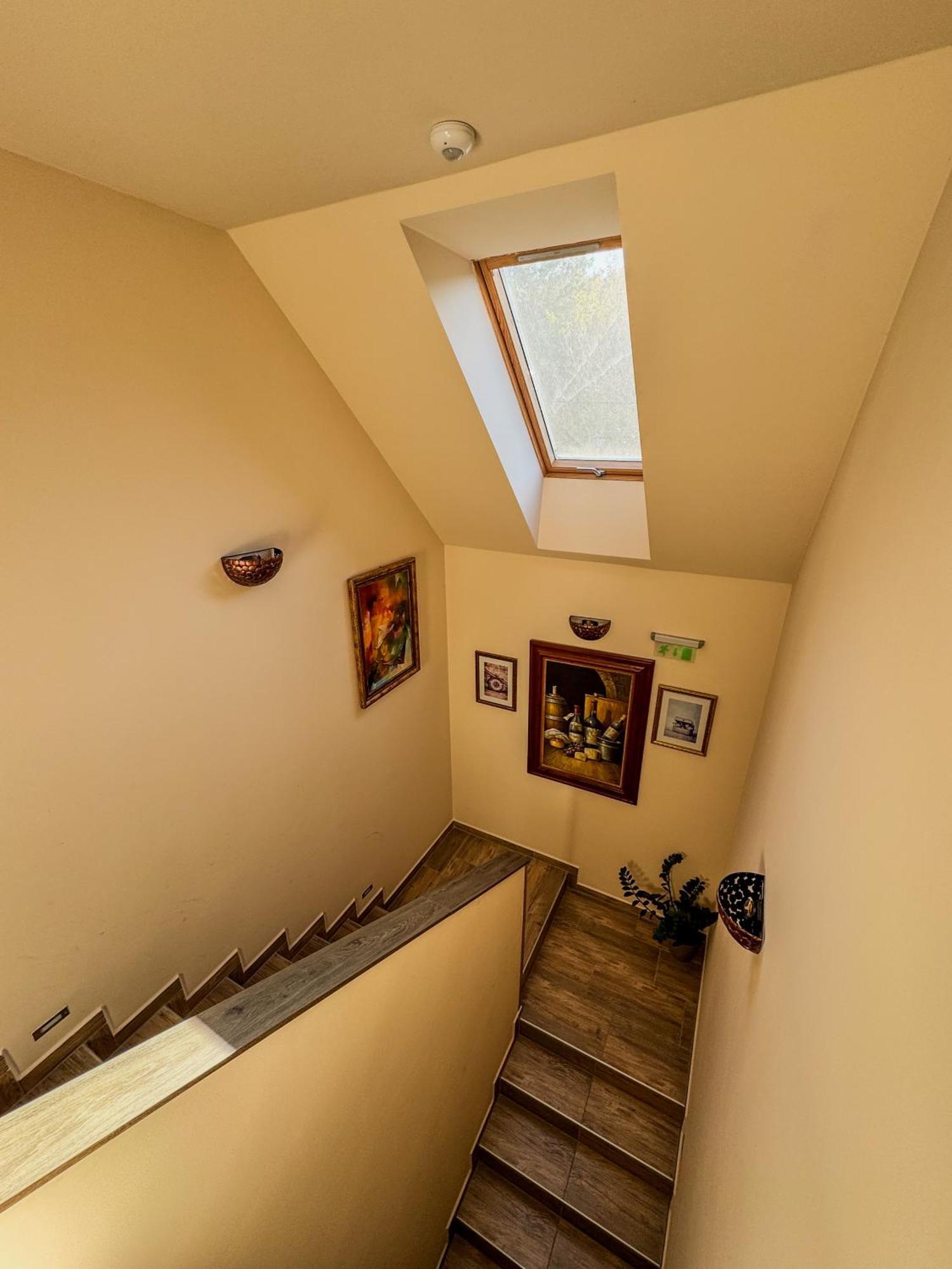 Győrújbarát Dreko Panzio & Borbisztro B&B 외부 사진