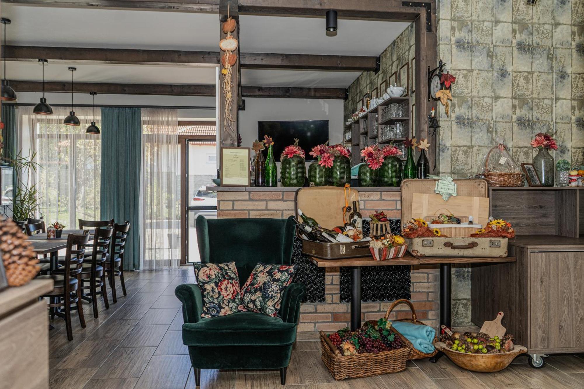Győrújbarát Dreko Panzio & Borbisztro B&B 외부 사진
