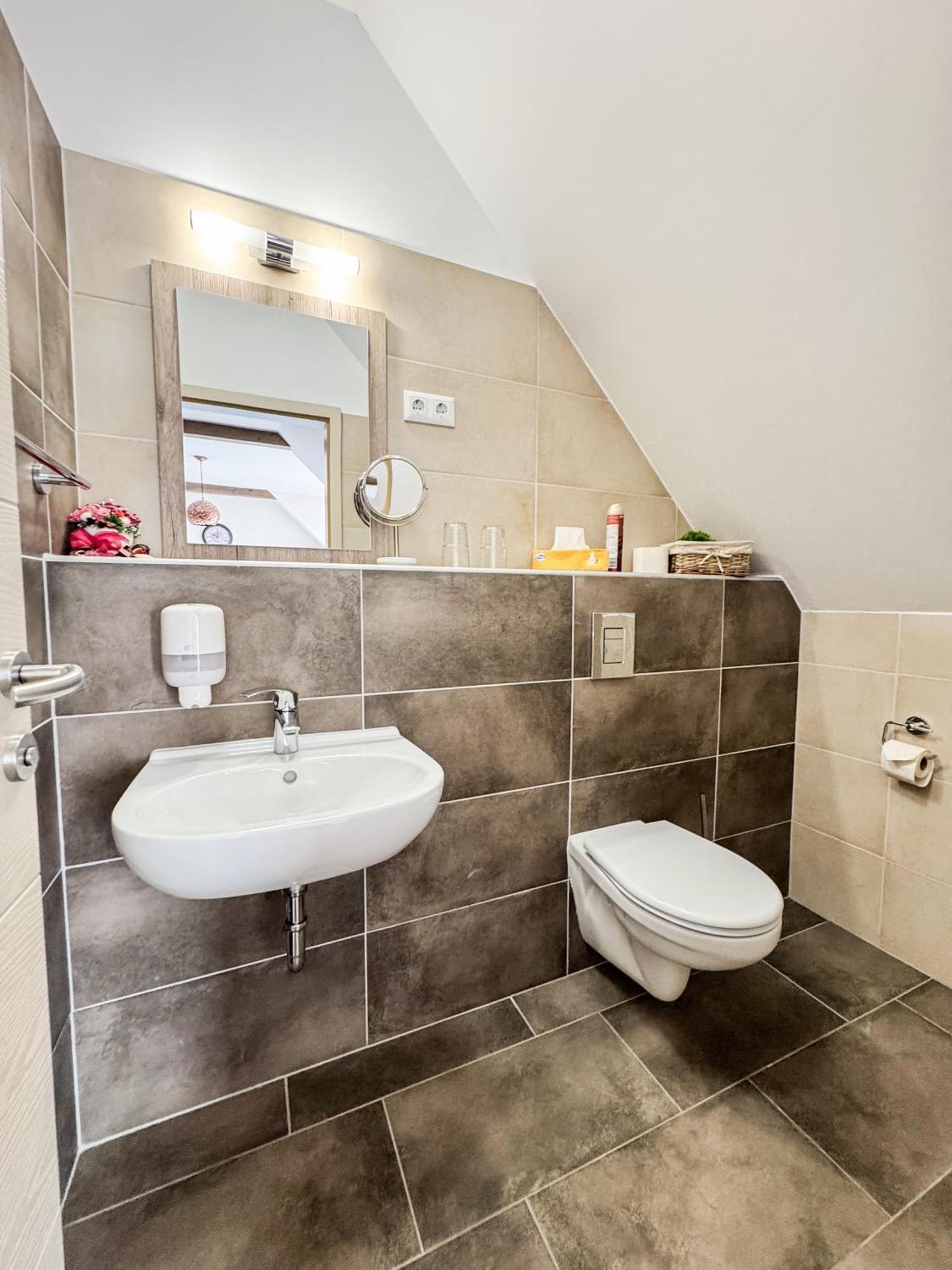 Győrújbarát Dreko Panzio & Borbisztro B&B 외부 사진